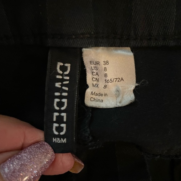 H&M Divided - Size 8 - Picture 2 of 5